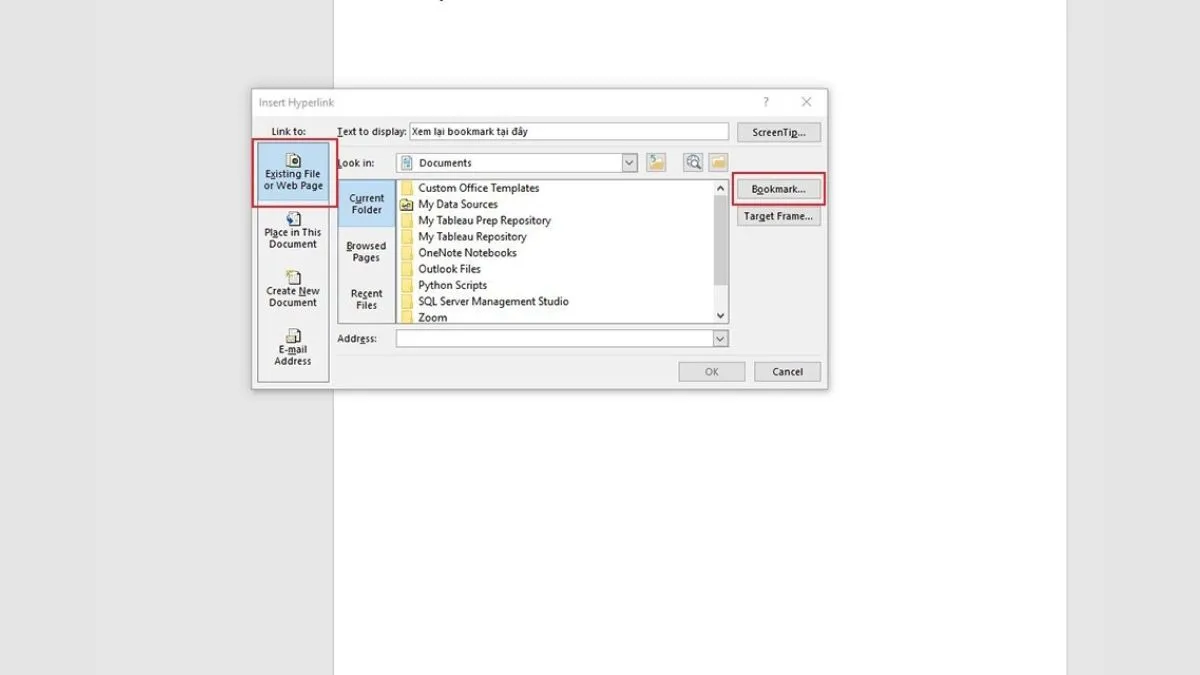 Trong hộp thoại Insert Hyperlink, chọn Place in This Document và nhấp vào nút Bookmark
