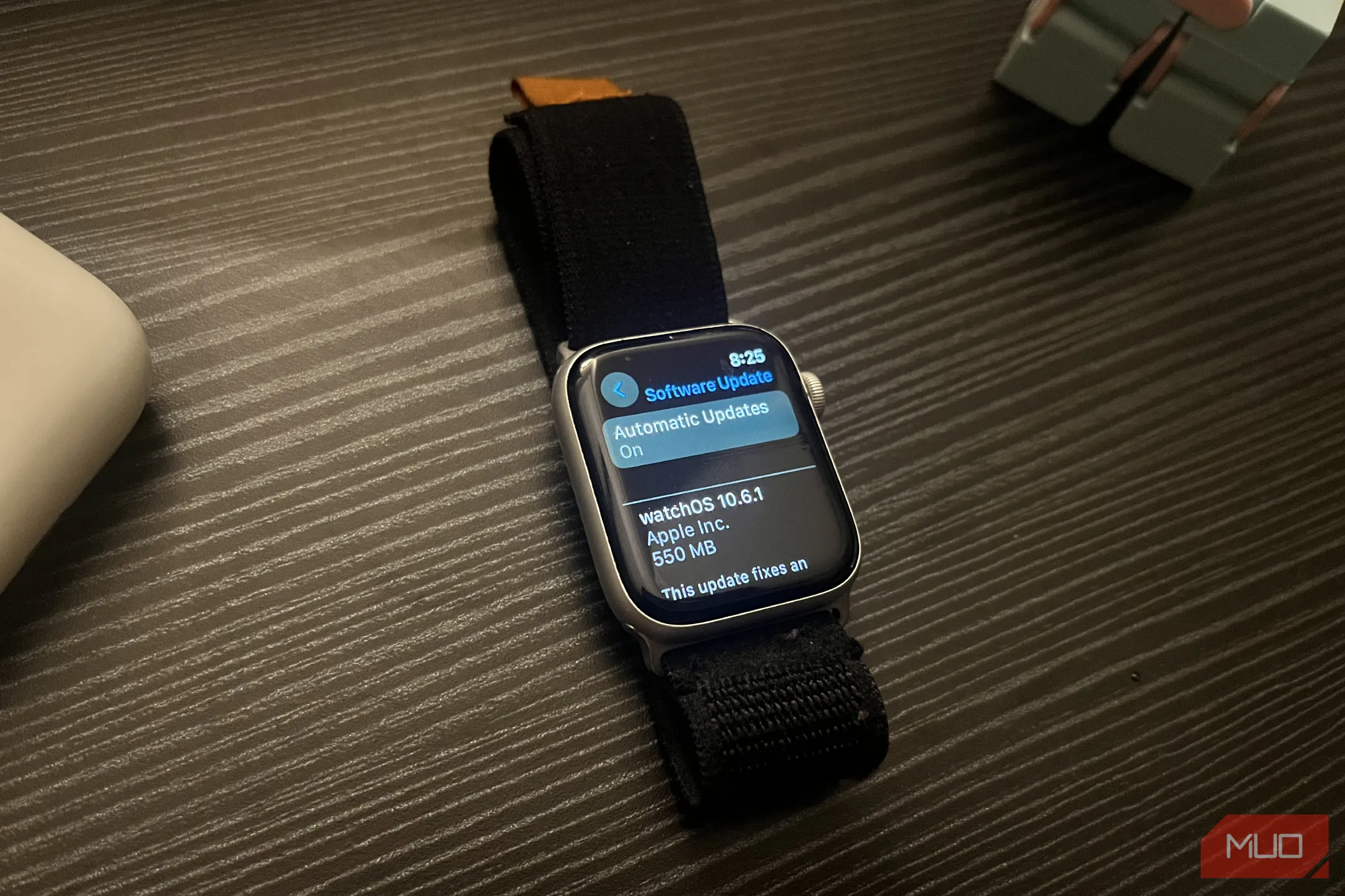 Apple Watch Series 4 đang ở trang cập nhật phần mềm