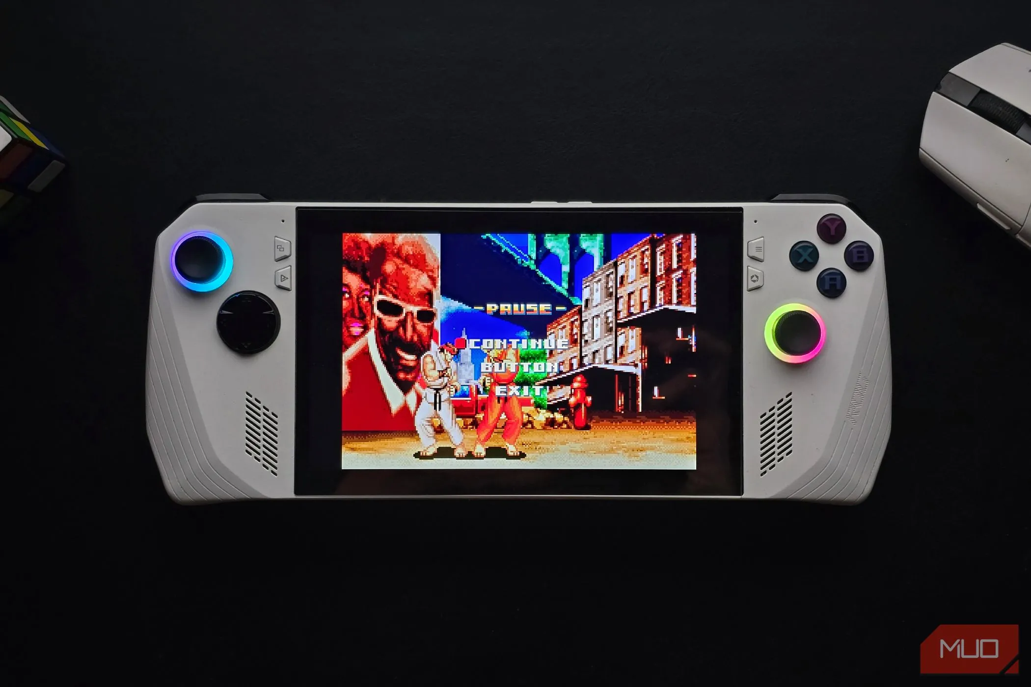 ASUS ROG Ally chạy game Super Street Fighter II bằng giả lập RetroArch