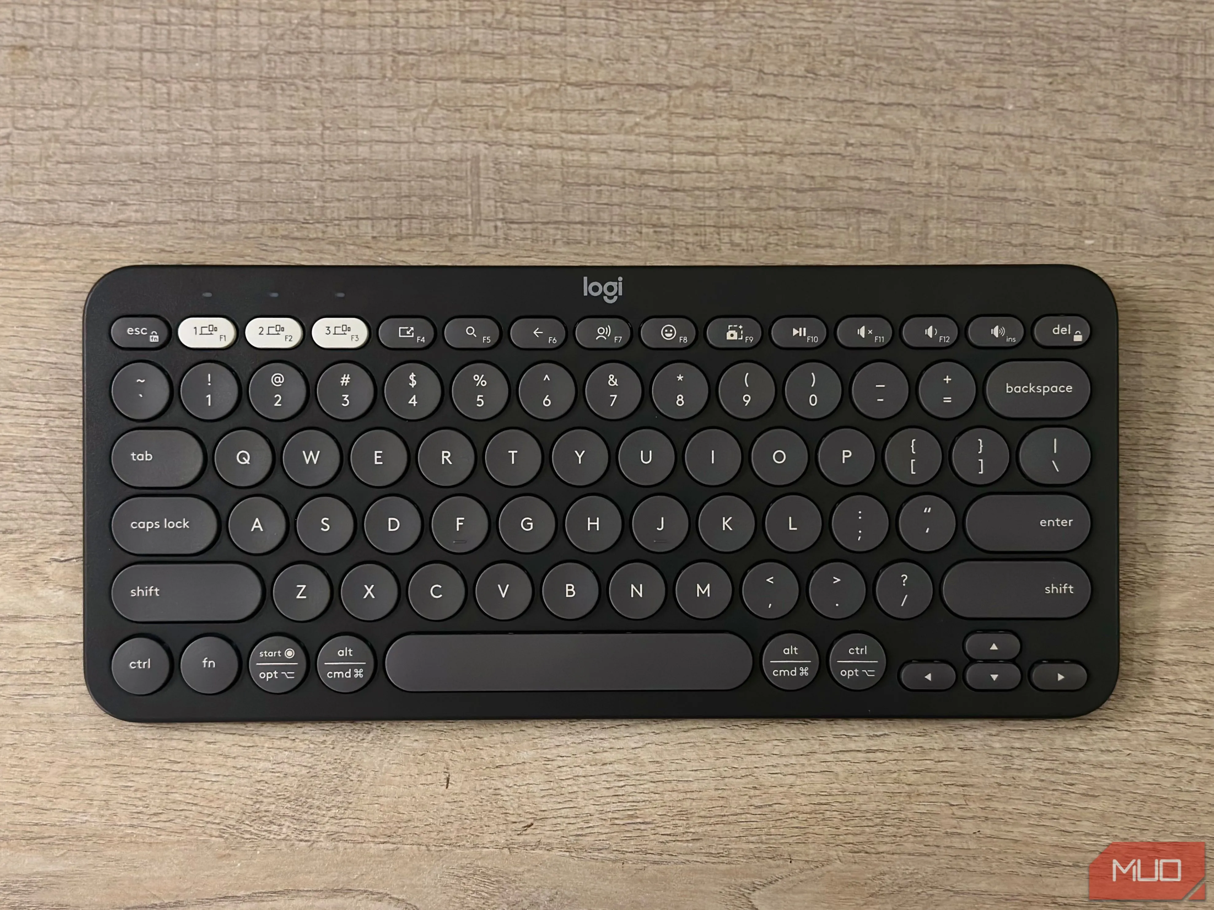 Bàn phím không dây Logitech Pebble Keys 2 K380s, phụ kiện quan trọng khi làm việc trên iPad