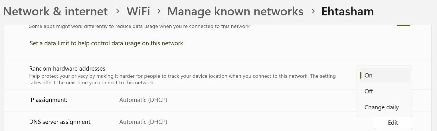 Bật địa chỉ phần cứng ngẫu nhiên (Random hardware addresses) cho một mạng Wi-Fi cụ thể trên Windows