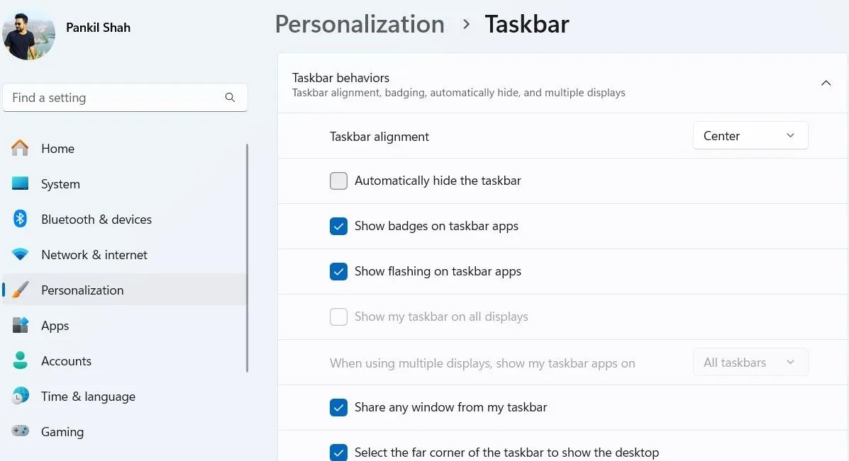 Bỏ ẩn thanh Taskbar trong ứng dụng Cài đặt Windows 11