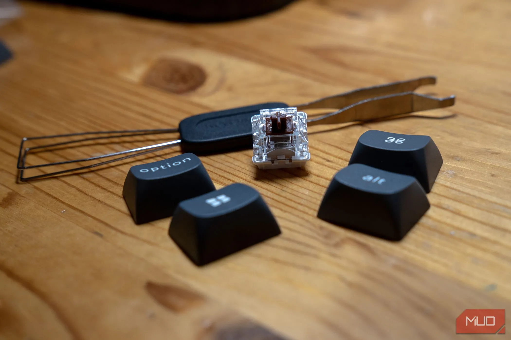 Bộ công cụ tháo keycap và switch của Keychron K8 Max