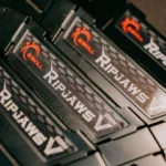 Bộ nhớ RAM máy tính được xếp chồng lên nhau