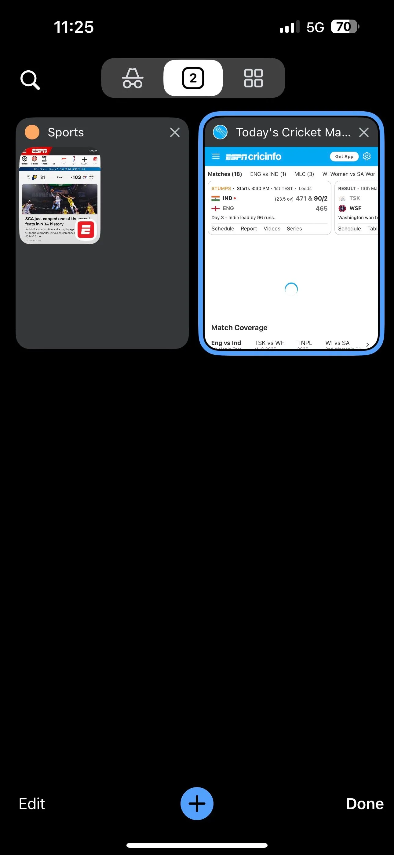 Các tab được nhóm lại gọn gàng trong trình duyệt Chrome trên iPhone, giúp người dùng dễ dàng quản lý và chuyển đổi giữa các tác vụ.