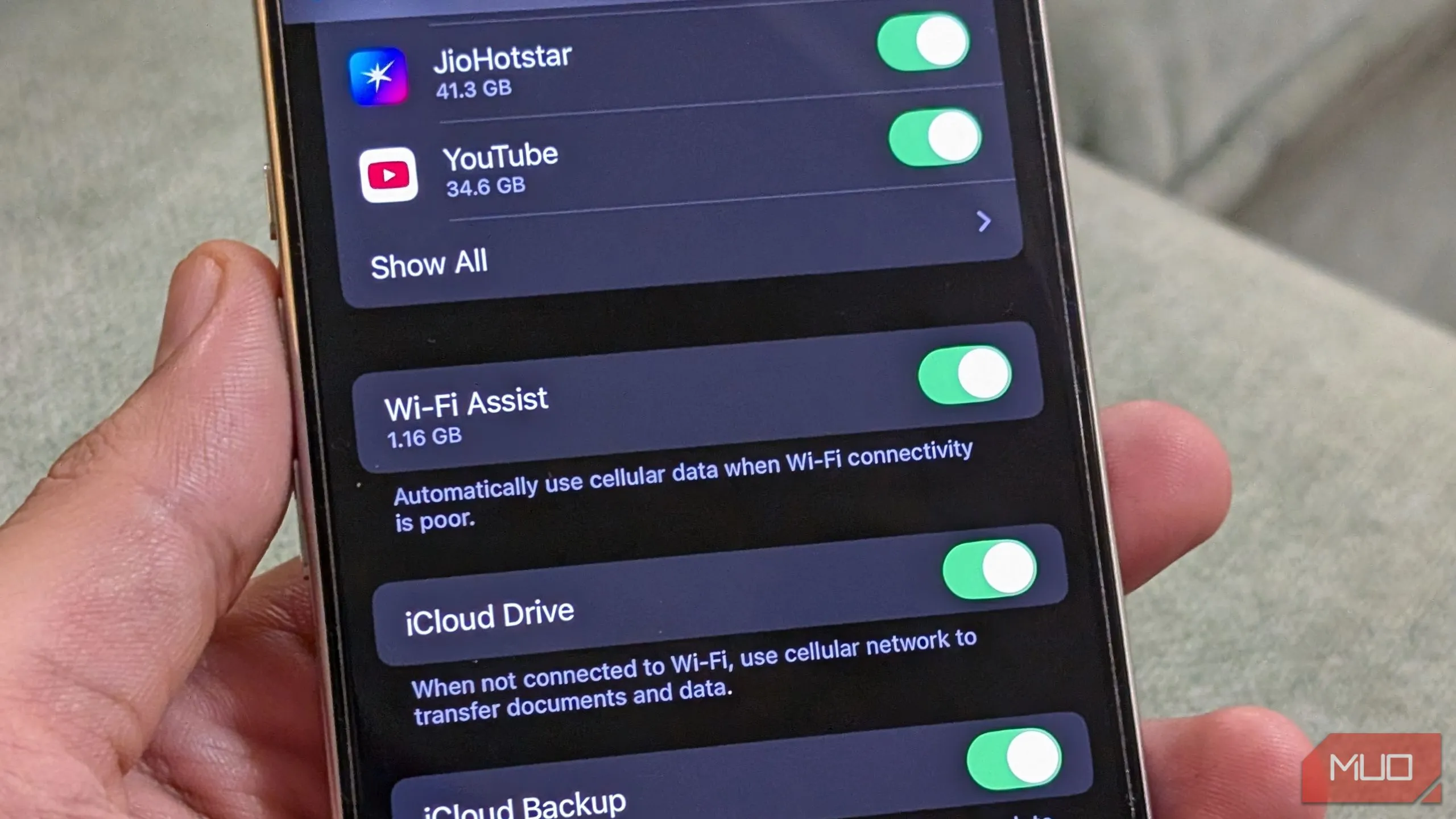 Cài đặt Hỗ trợ Wi-Fi trên iPhone có thể gây lãng phí dữ liệu di động