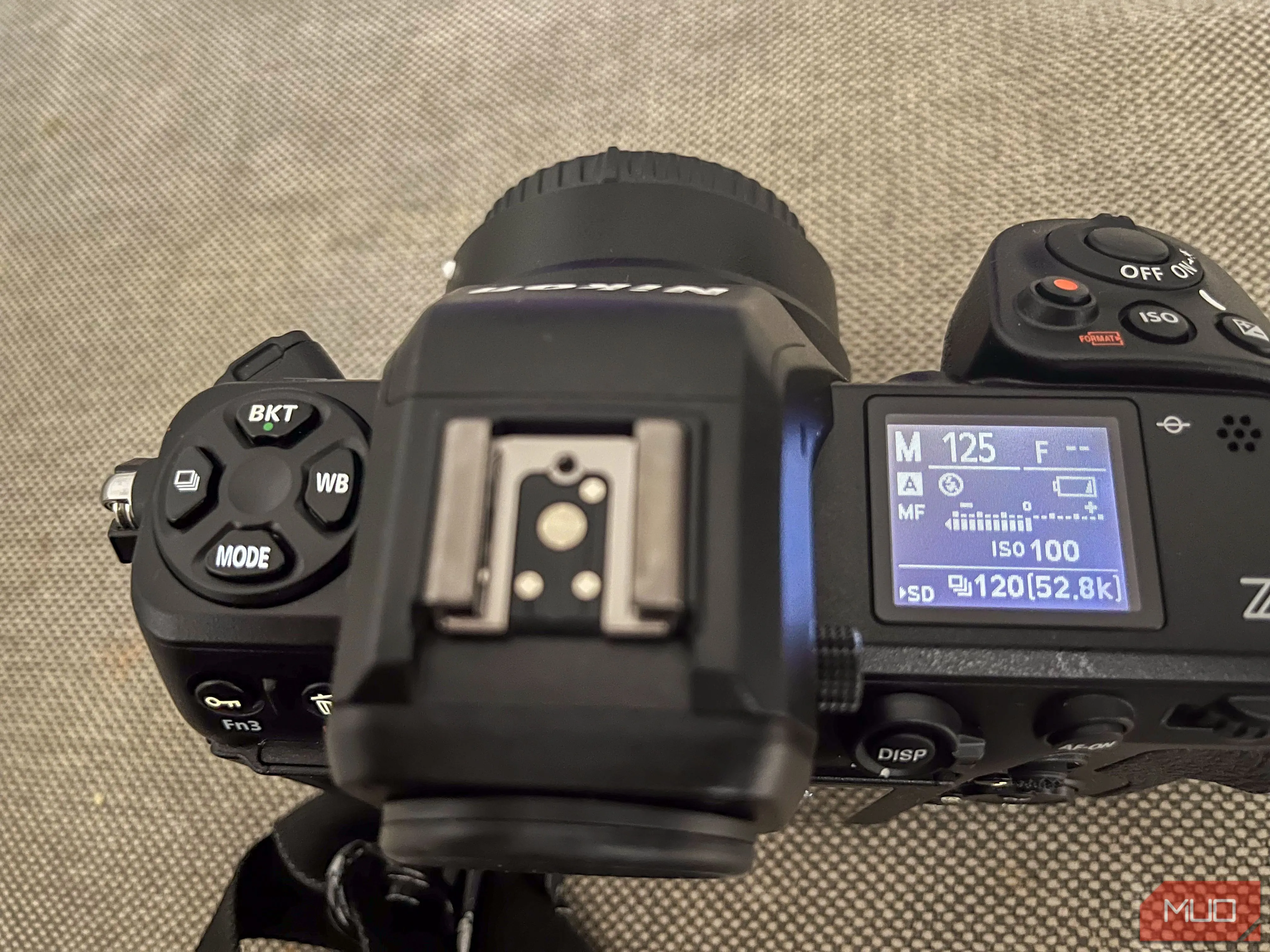 Cài đặt máy ảnh Mirrorless với nhiều tính năng phức tạp