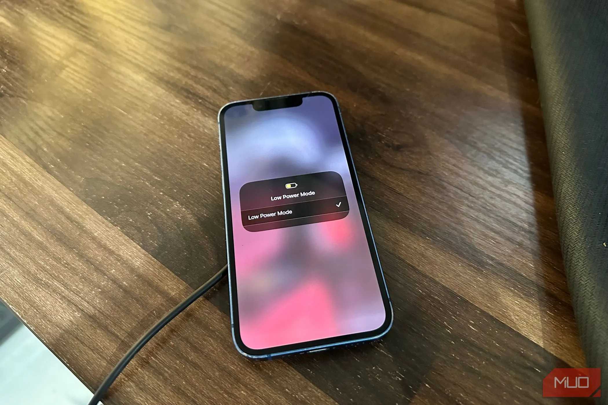 Chế độ Nguồn điện thấp (Low Power Mode) trên iPhone