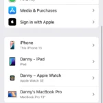 Chọn mục iCloud trong cài đặt tài khoản Apple ID trên iPhone