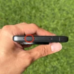 Cổng hồng ngoại IR Blaster trên cạnh trên của điện thoại OnePlus 13