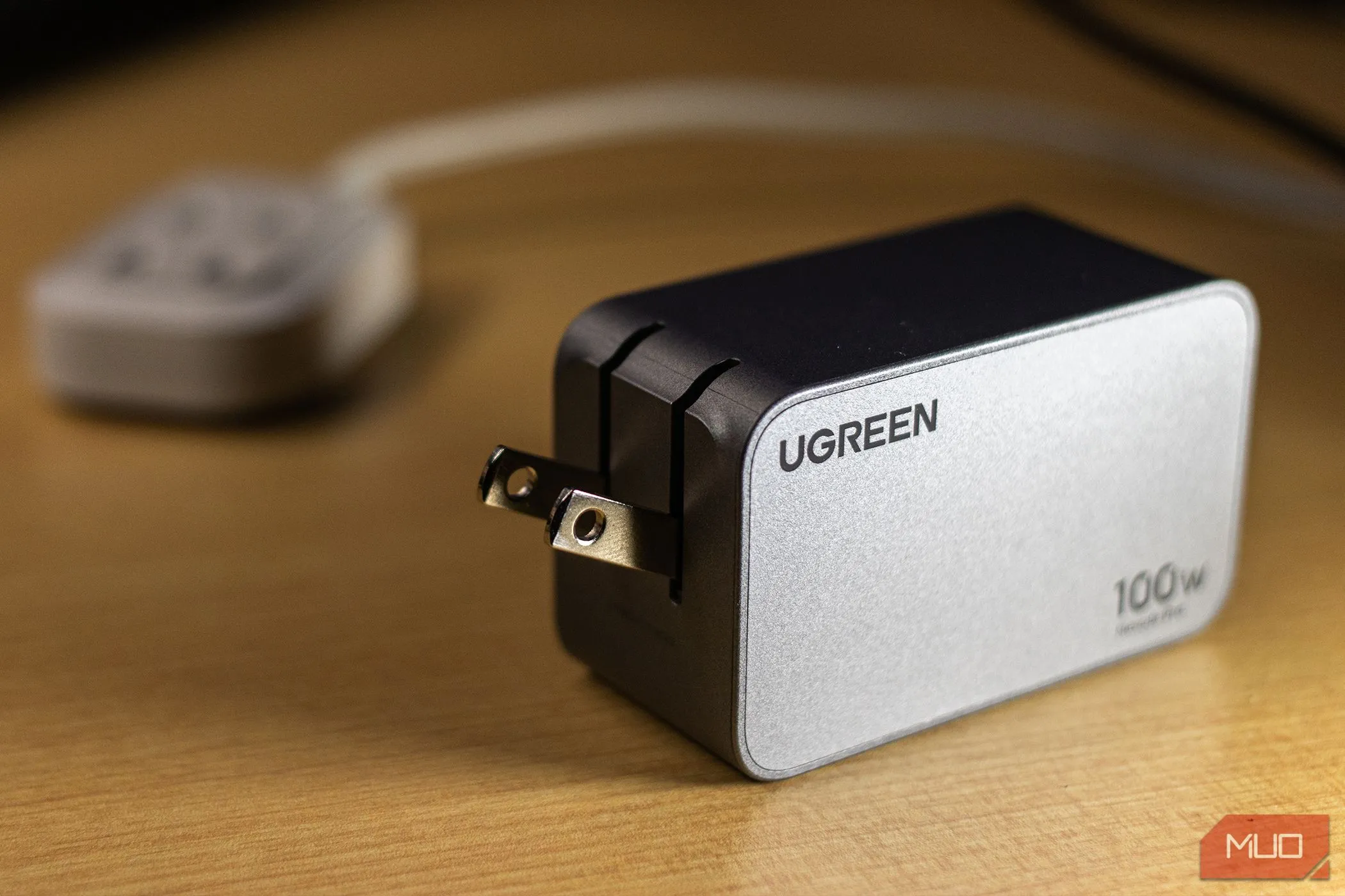 Củ sạc Ugreen Nexode Pro 100W USB-C có chân gập