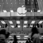 Cửa hàng Apple Store biểu tượng, nơi diễn ra giao dịch và các vấn đề liên quan đến vụ kiện Siri về quyền riêng tư.