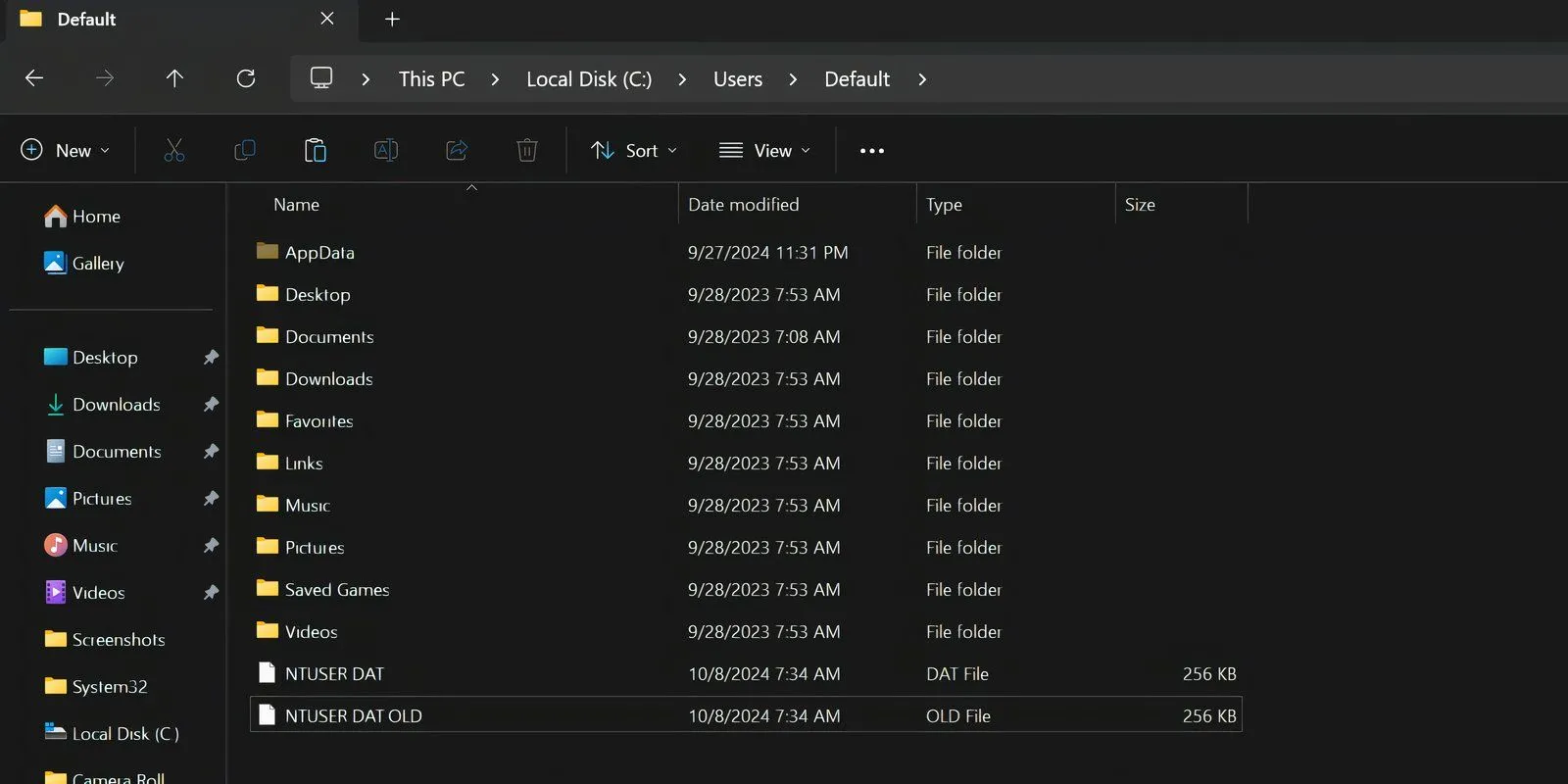 Cửa sổ File Explorer với vị trí thư mục Default