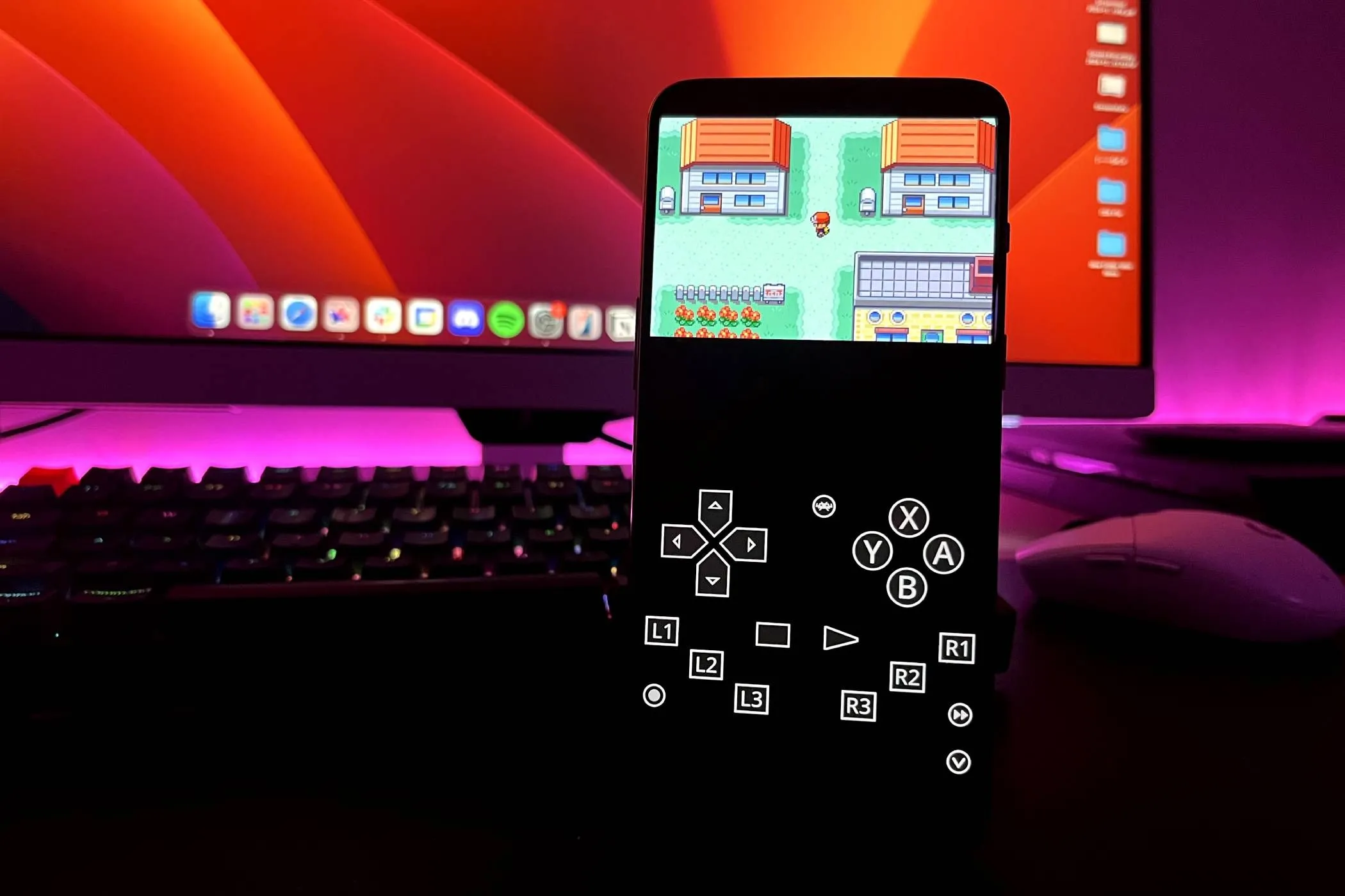 Điện thoại Android chạy game Pokémon: Fire Red trên RetroArch với bàn phím, chuột và màn hình