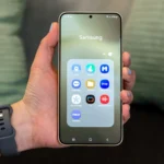 Điện thoại Samsung hiển thị thư mục chứa các ứng dụng cài sẵn của Samsung