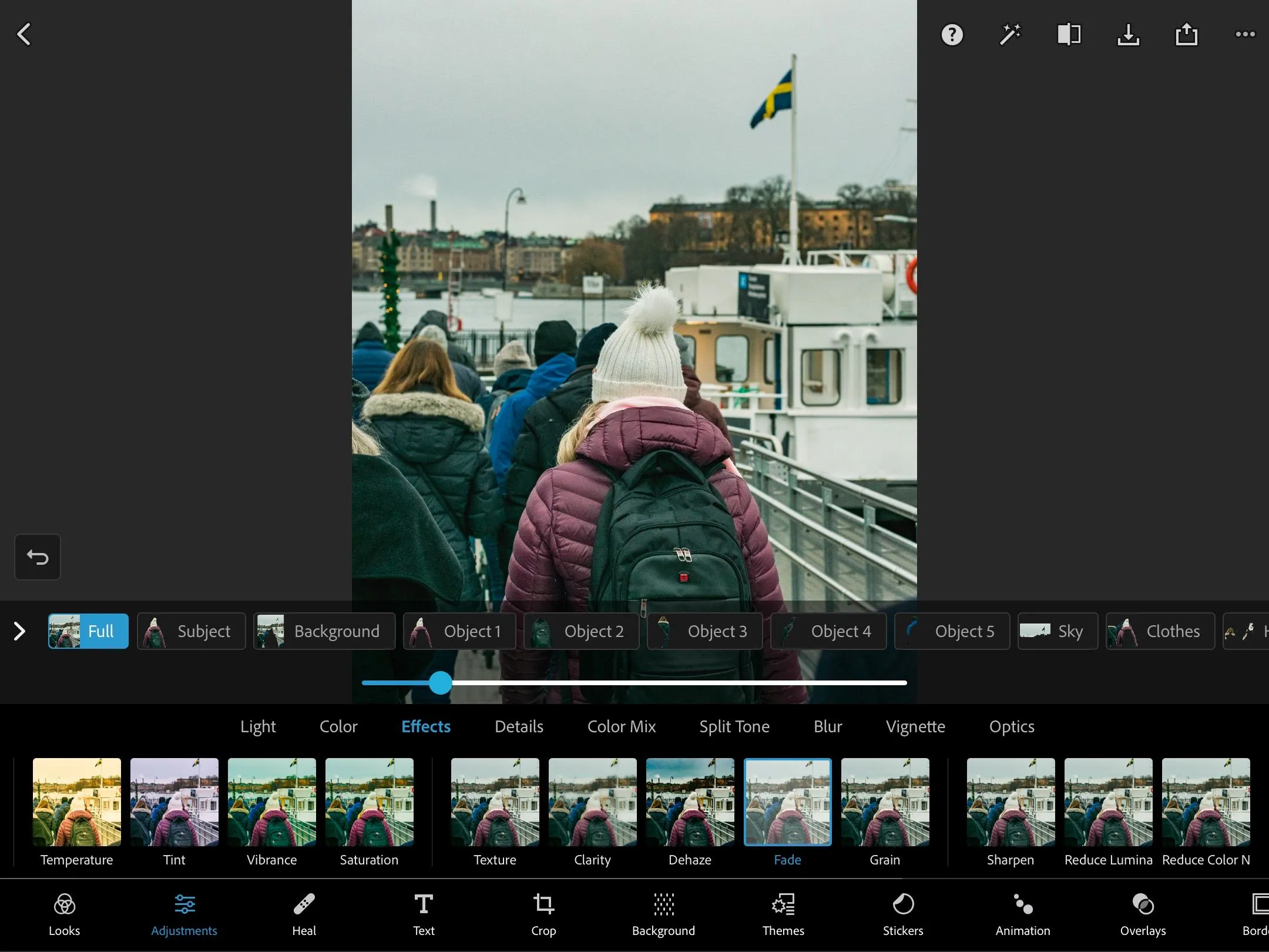 Điều chỉnh hiệu ứng Fade trên ứng dụng Photoshop Express trên iPad