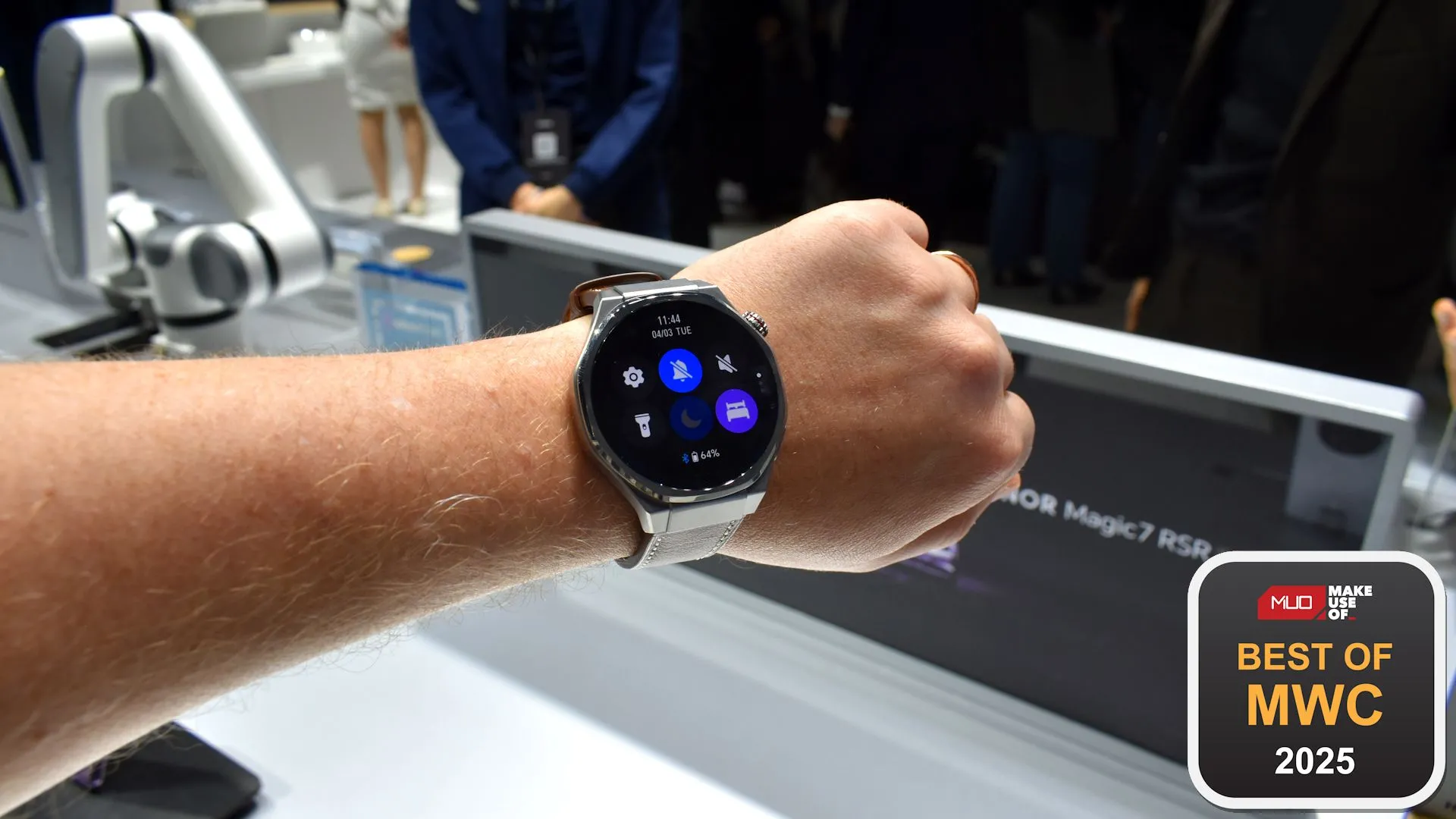 Đồng hồ Honor Watch 5 Ultra tại MWC 2025 cùng giải thưởng
