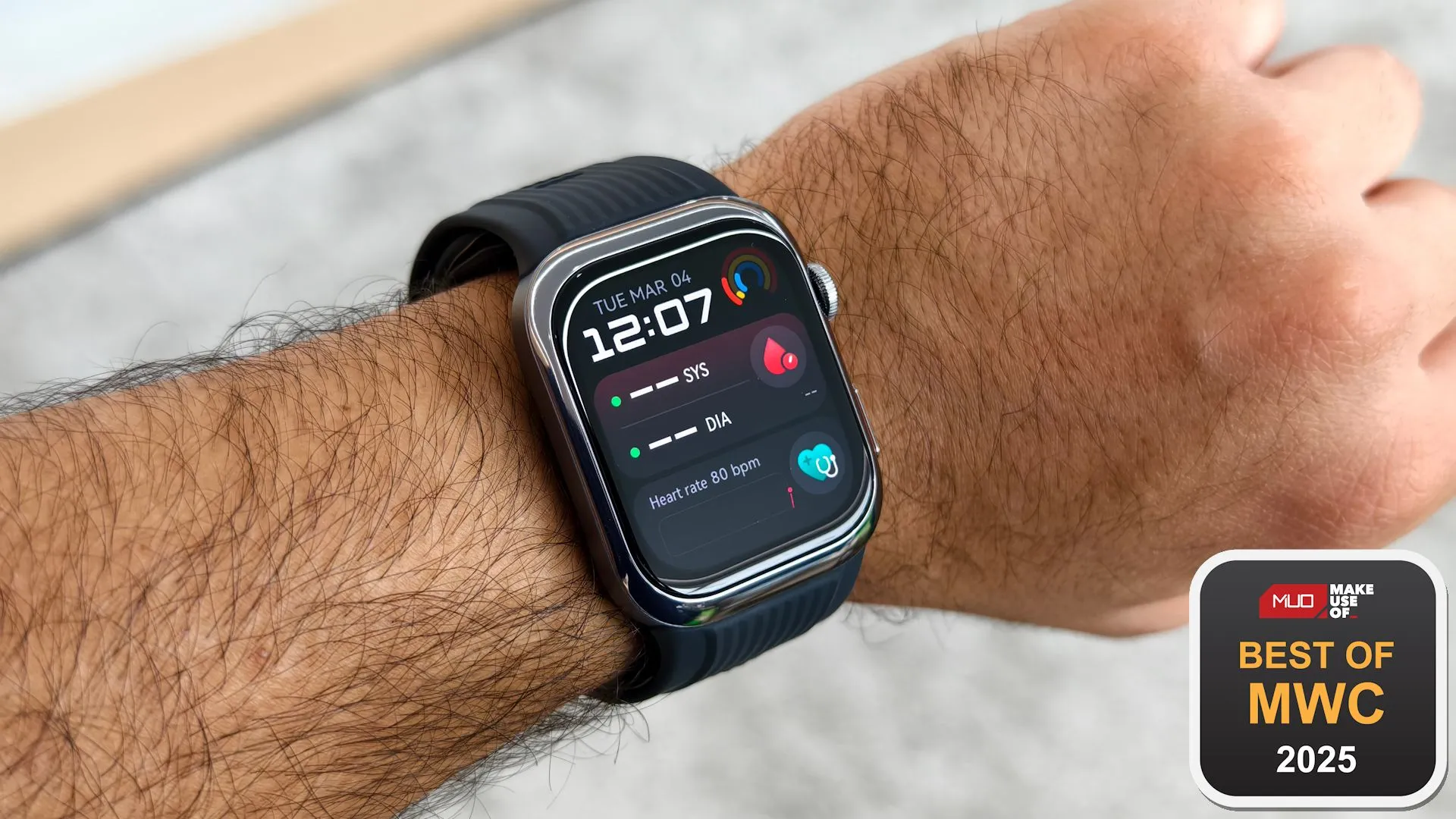 Đồng hồ Huawei Watch D2 tại MWC 2025 cùng giải thưởng