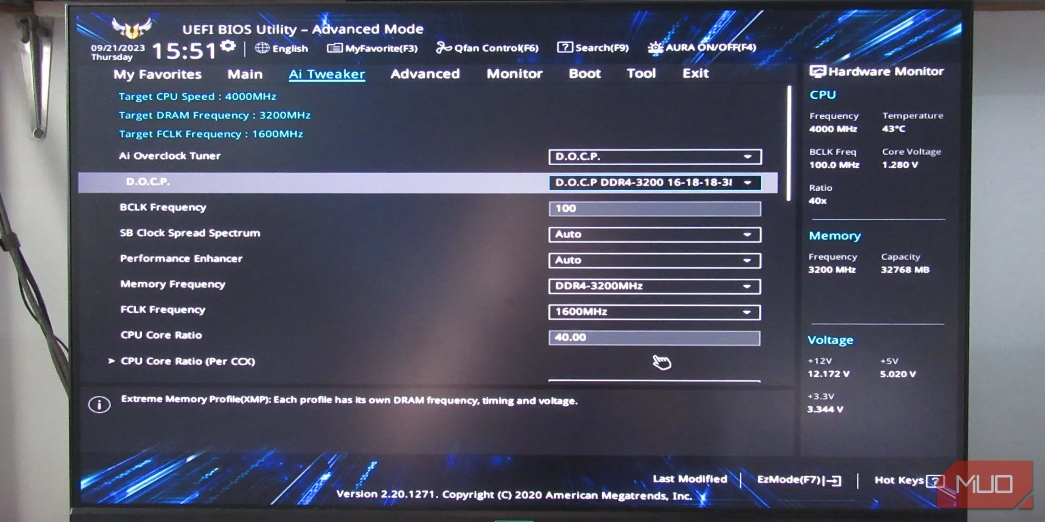 Giao diện BIOS của bo mạch chủ ASUS hiển thị mục chọn cấu hình DOCP/XMP để ép xung RAM, giúp tối ưu hiệu suất bộ nhớ DDR5.