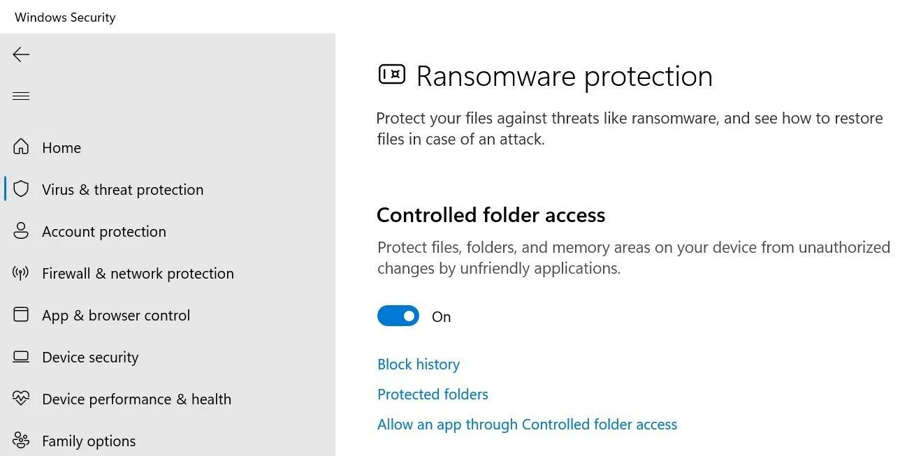 Giao diện cài đặt bật Kiểm soát quyền truy cập thư mục trong Bảo vệ ransomware của Windows Security