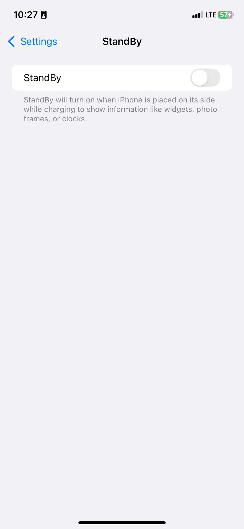 Giao diện cài đặt StandBy trên iPhone với công tắc &quot;StandBy&quot; đã tắt
