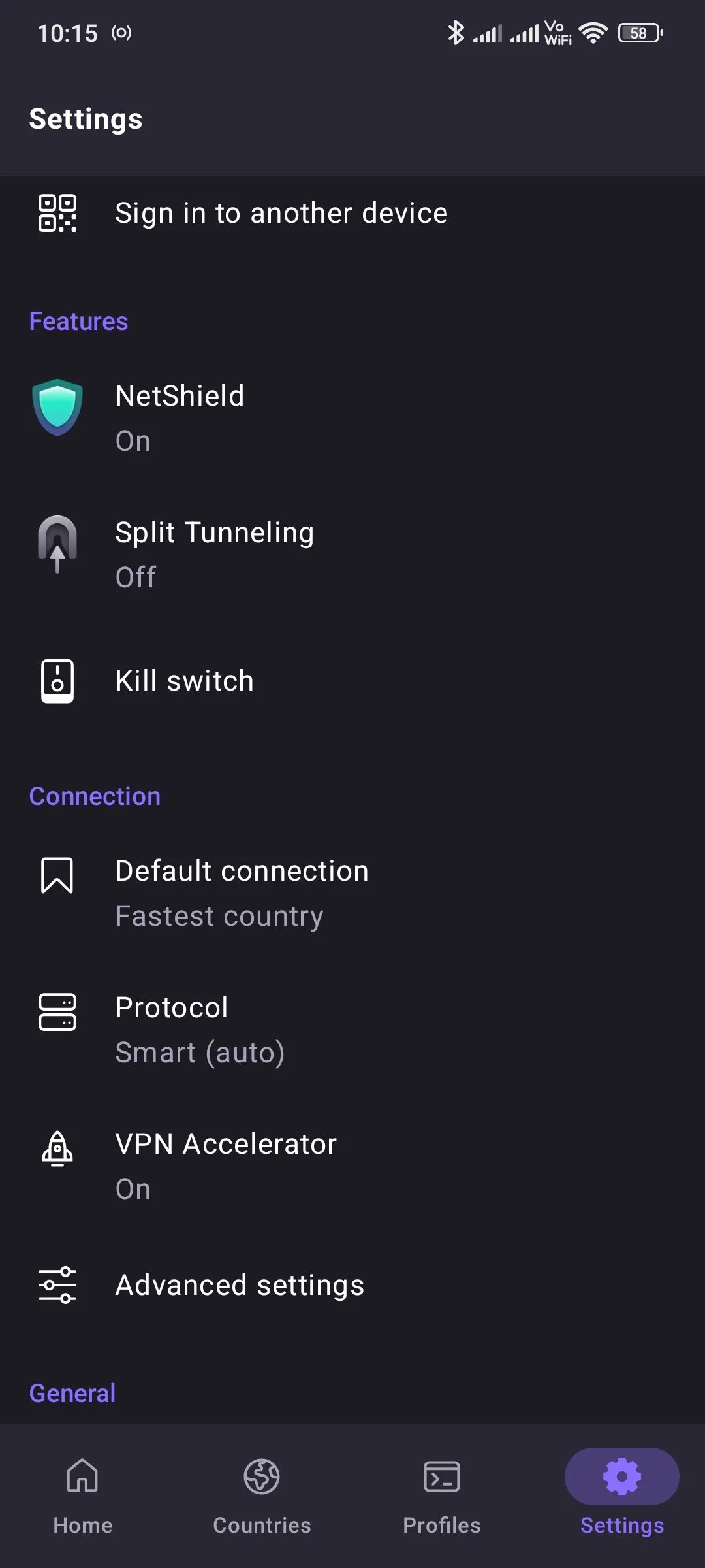 Giao diện cài đặt trong ứng dụng Proton VPN, cho phép người dùng tùy chỉnh các tính năng bảo mật như phân luồng dữ liệu và chọn máy chủ VPN.
