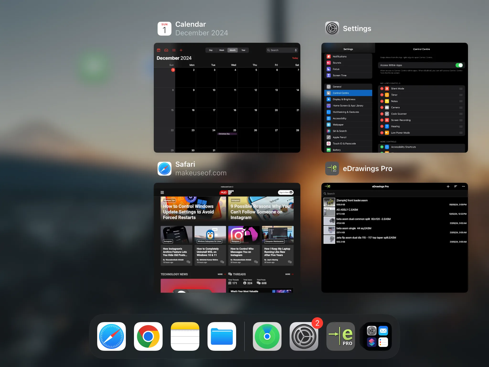 Giao diện chuyển đổi ứng dụng trên iPadOS với nhiều ứng dụng đang mở, minh họa khả năng đa nhiệm của iPad và vấn đề hiệu suất trên các mẫu cũ.