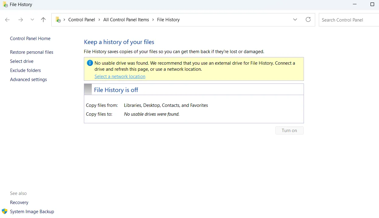Giao diện File History trong Windows để sao lưu dữ liệu