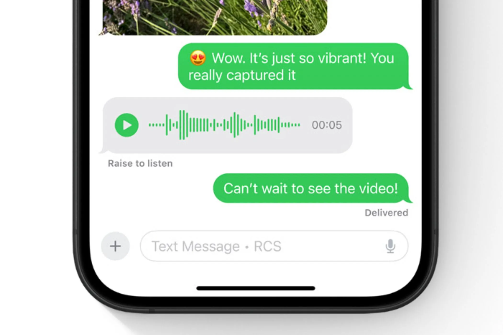 Giao diện iPhone hiển thị tính năng RCS trong ứng dụng Tin nhắn