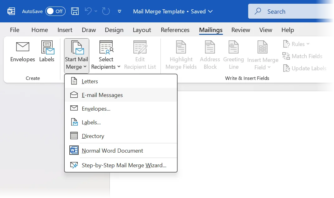 Giao diện Microsoft Word với tab Mailings đang mở, hiển thị tùy chọn 'Start Mail Merge' và 'E-mail Messages' được chọn để bắt đầu quy trình trộn thư