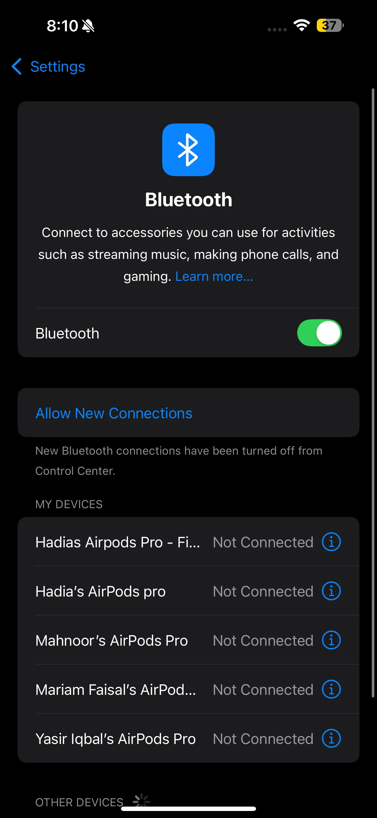 Giao diện phần Bluetooth trong ứng dụng Cài đặt của iOS để xem số model AirPods