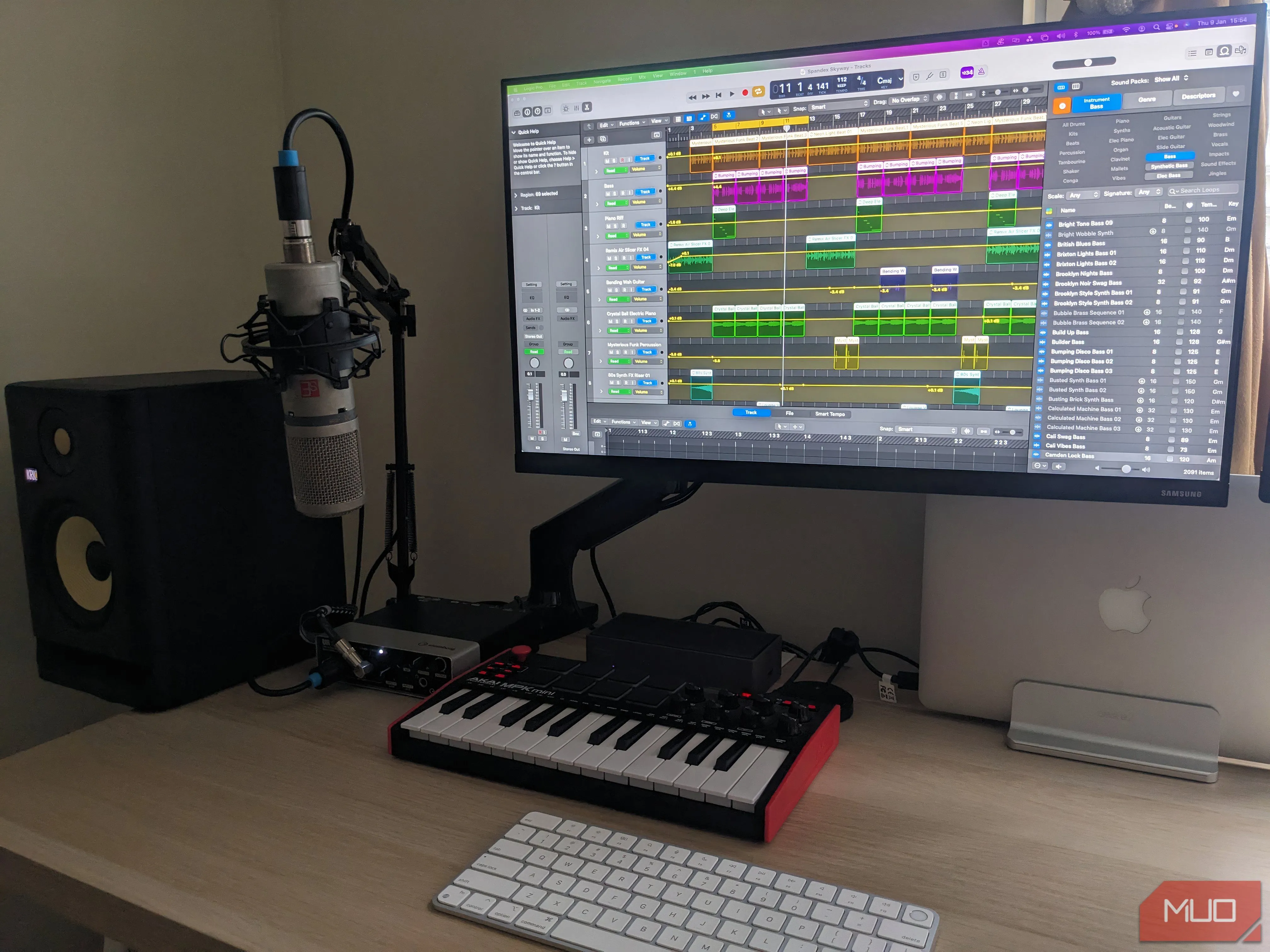 Giao diện phần mềm Logic Pro trên DAW thể hiện quá trình sáng tạo âm nhạc