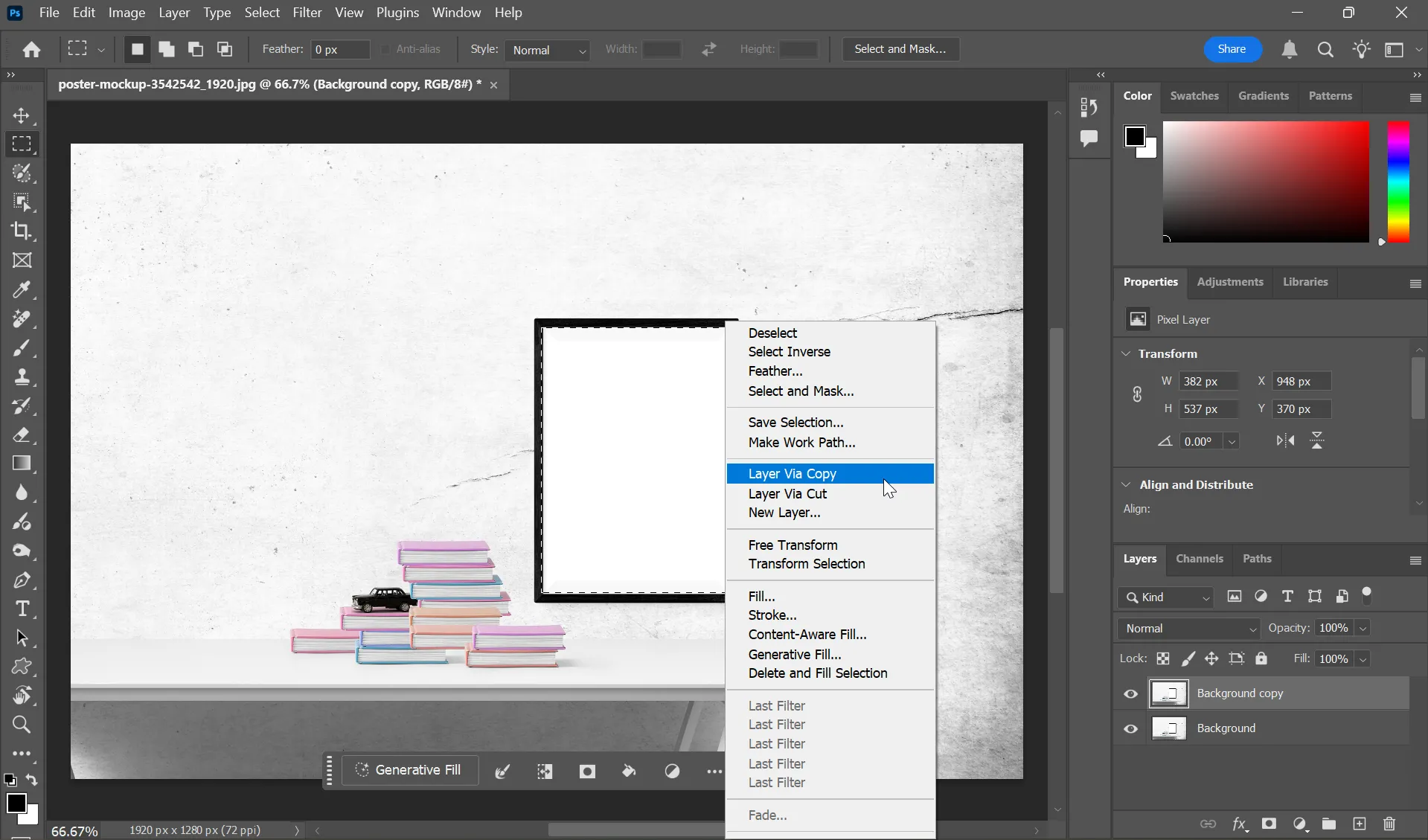 Giao diện Photoshop hiển thị lớp nền đã được nhân bản và vùng chọn cho khung ảnh pop-out