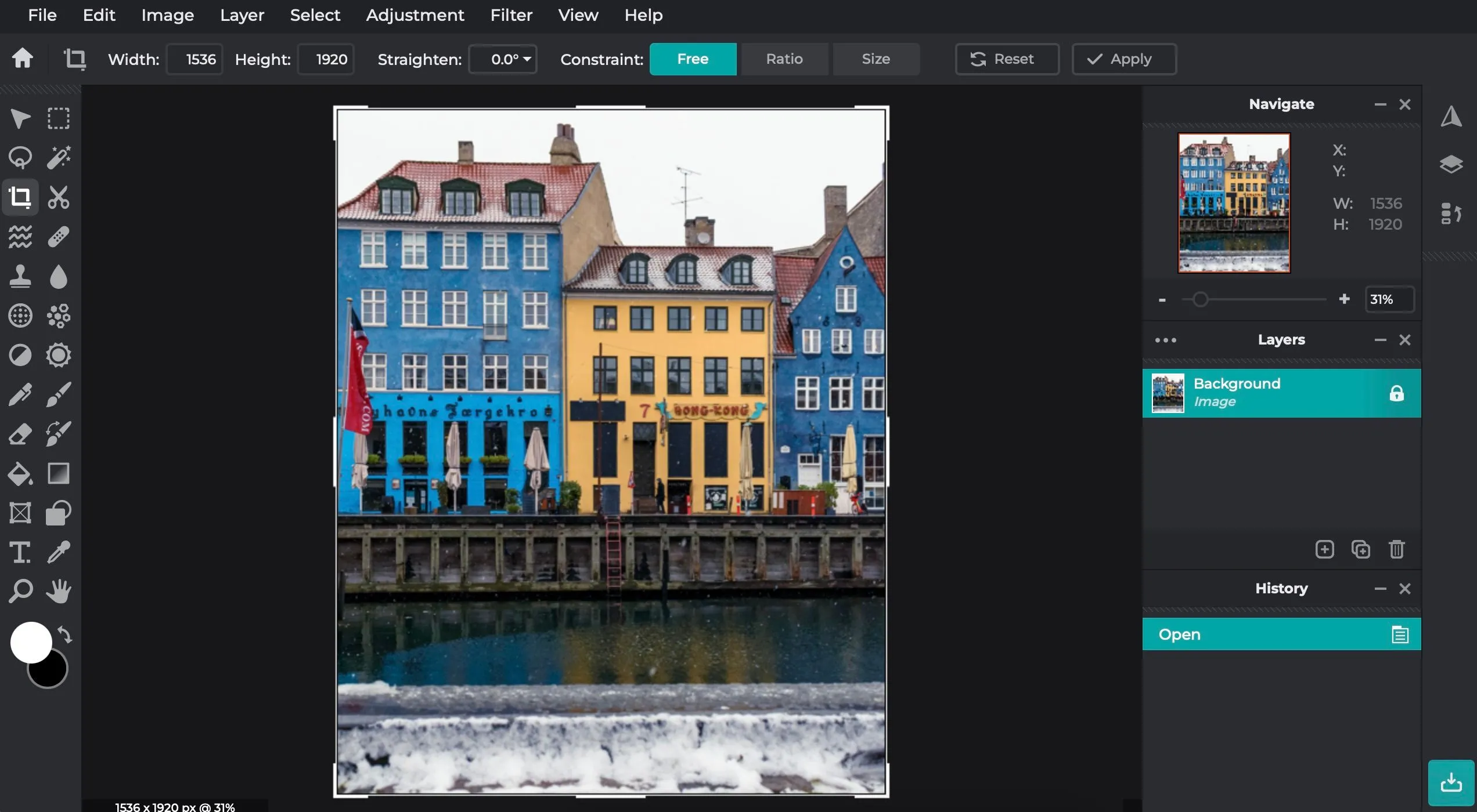 Giao diện Pixlr E đang chỉnh sửa ảnh