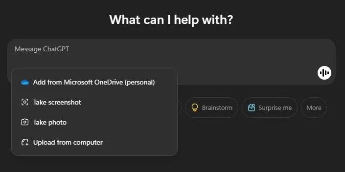Giao diện tính năng đính kèm tệp trên ứng dụng ChatGPT dành cho Windows, cho phép tải lên tài liệu