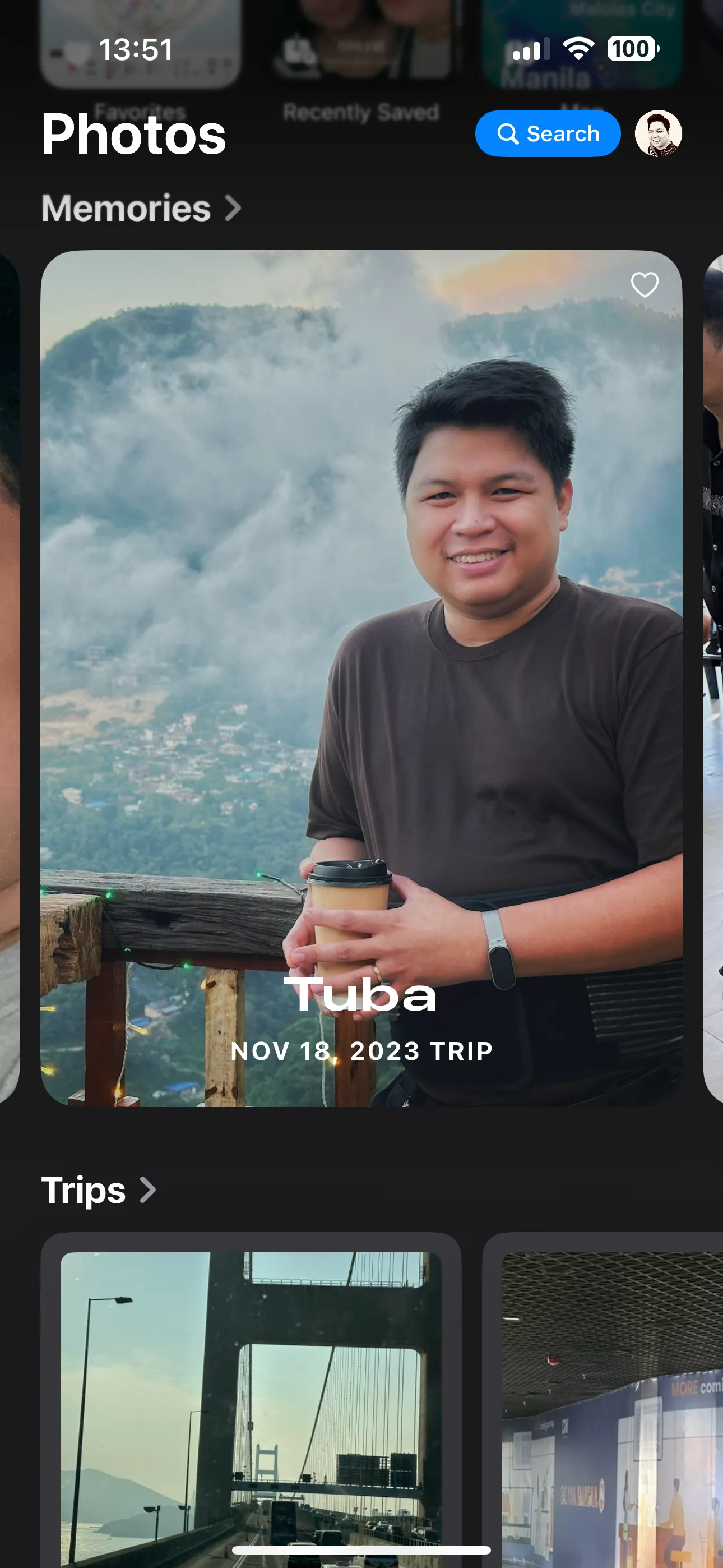 Giao diện tính năng Kỷ niệm tự động trên ứng dụng Apple Photos