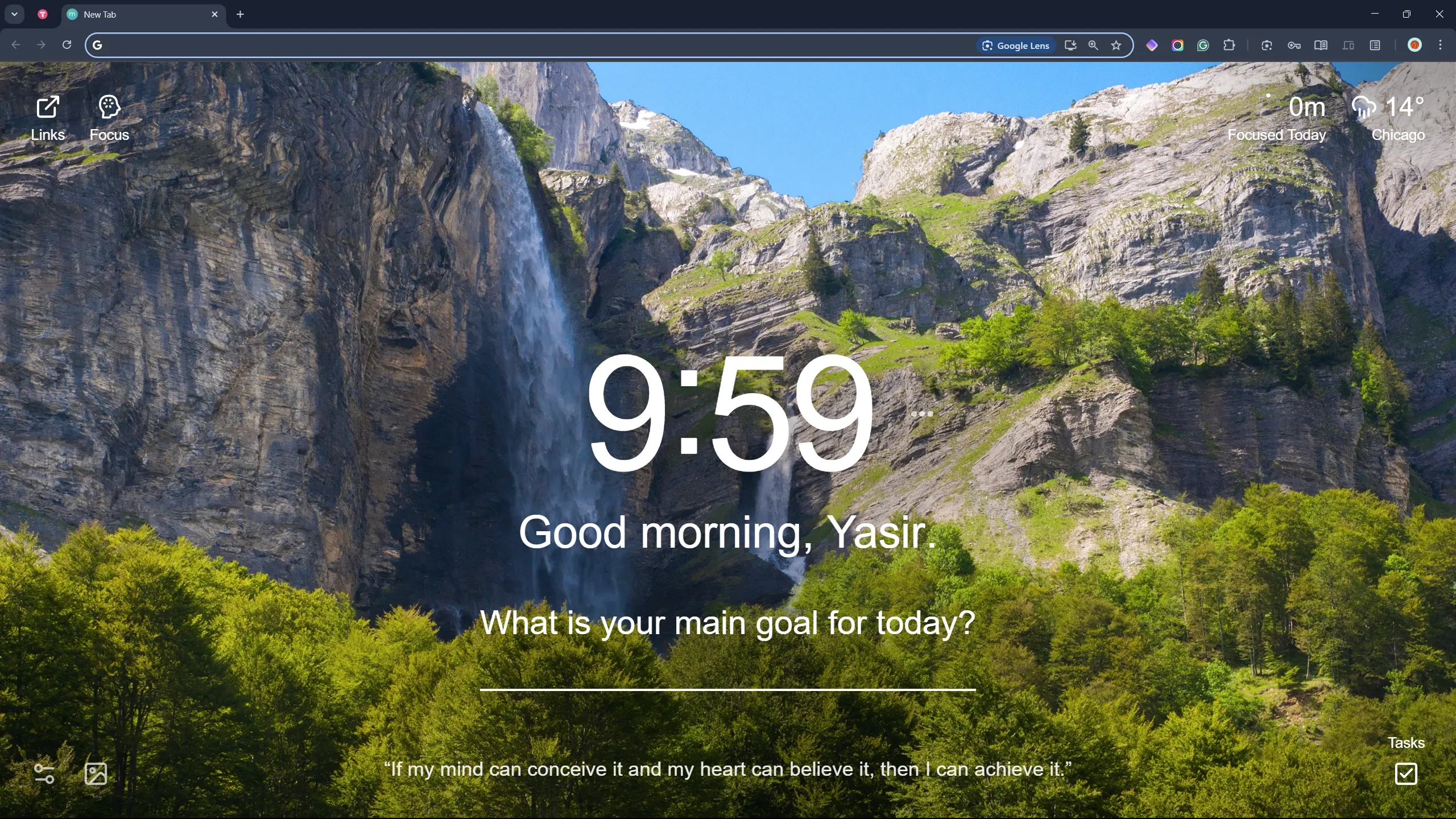 Giao diện trình duyệt Google Chrome tối giản với trang tab mới Momentum.