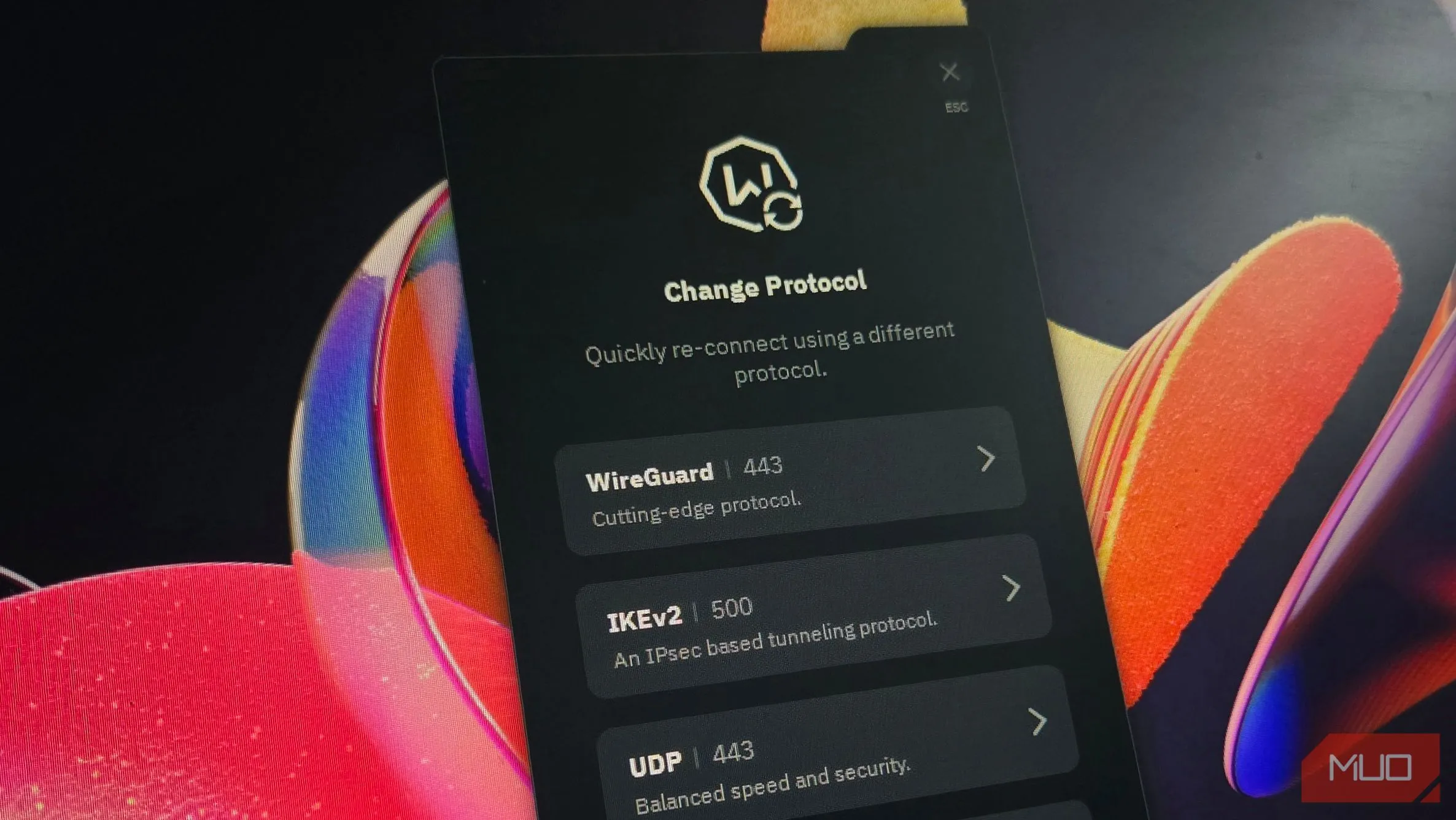 Giao diện tùy chọn giao thức WireGuard của Windscribe trên màn hình BenQ