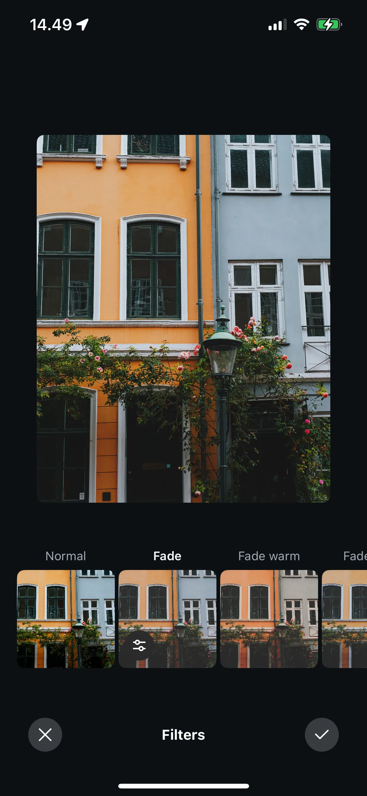 Giao diện ứng dụng Instagram khi áp dụng filter Fade, giúp giảm độ tương phản và làm dịu tông màu ảnh