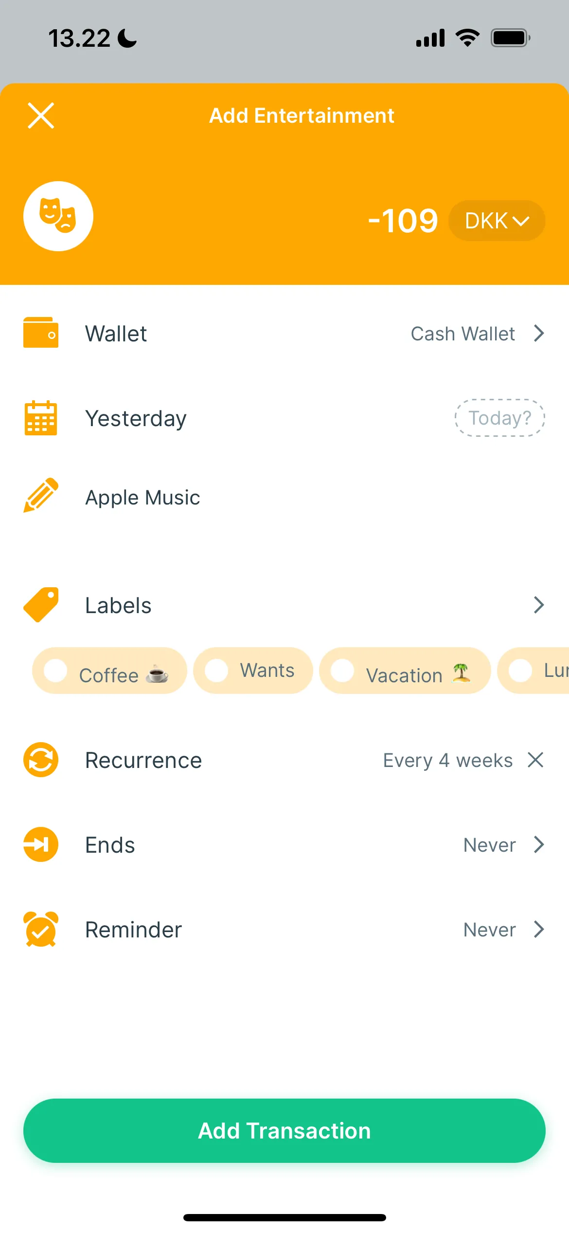 Giao diện ứng dụng Spendee trên điện thoại iOS cho phép theo dõi chi tiêu cá nhân hiệu quả.