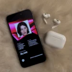 Giao diện ứng dụng Spotify trên iPhone, minh họa trải nghiệm người dùng với các tùy chọn thanh toán mới.