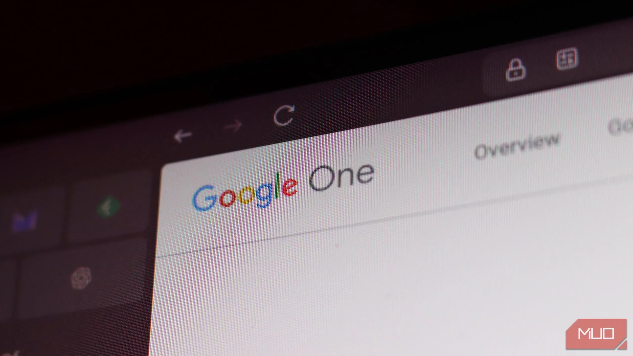 Google One hiển thị trên trình duyệt web với các tùy chọn gói lưu trữ và lợi ích đi kèm.