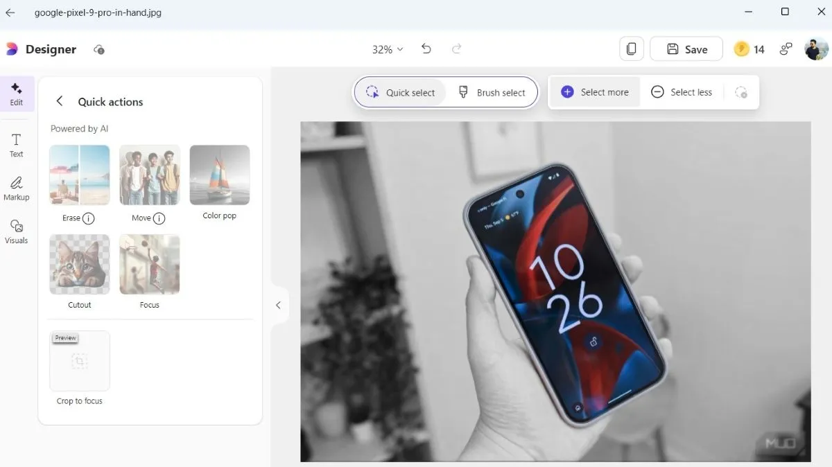 Hiệu ứng tách màu (Color Pop) trong ứng dụng chỉnh sửa ảnh Microsoft Designer, làm nổi bật đối tượng chính