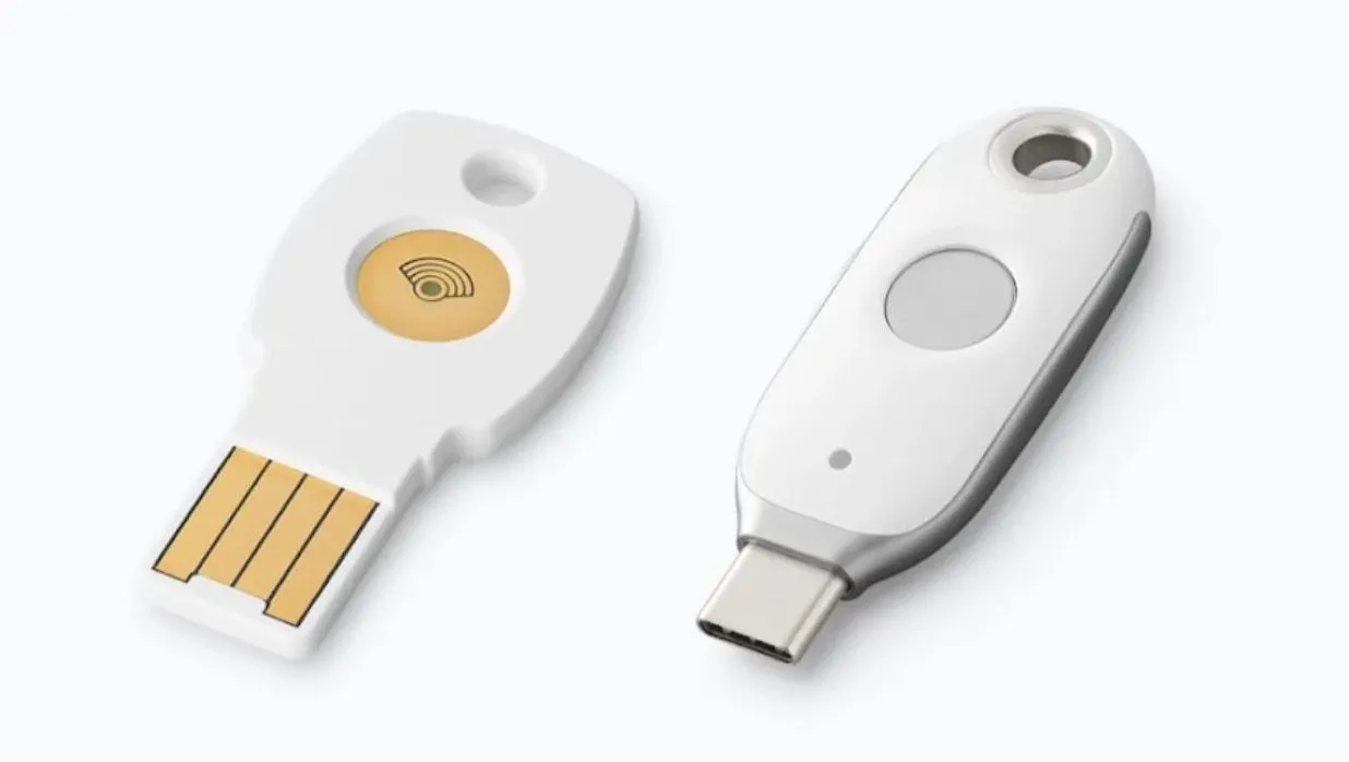 Khóa bảo mật Google Titan Key dùng để xác thực hai yếu tố.