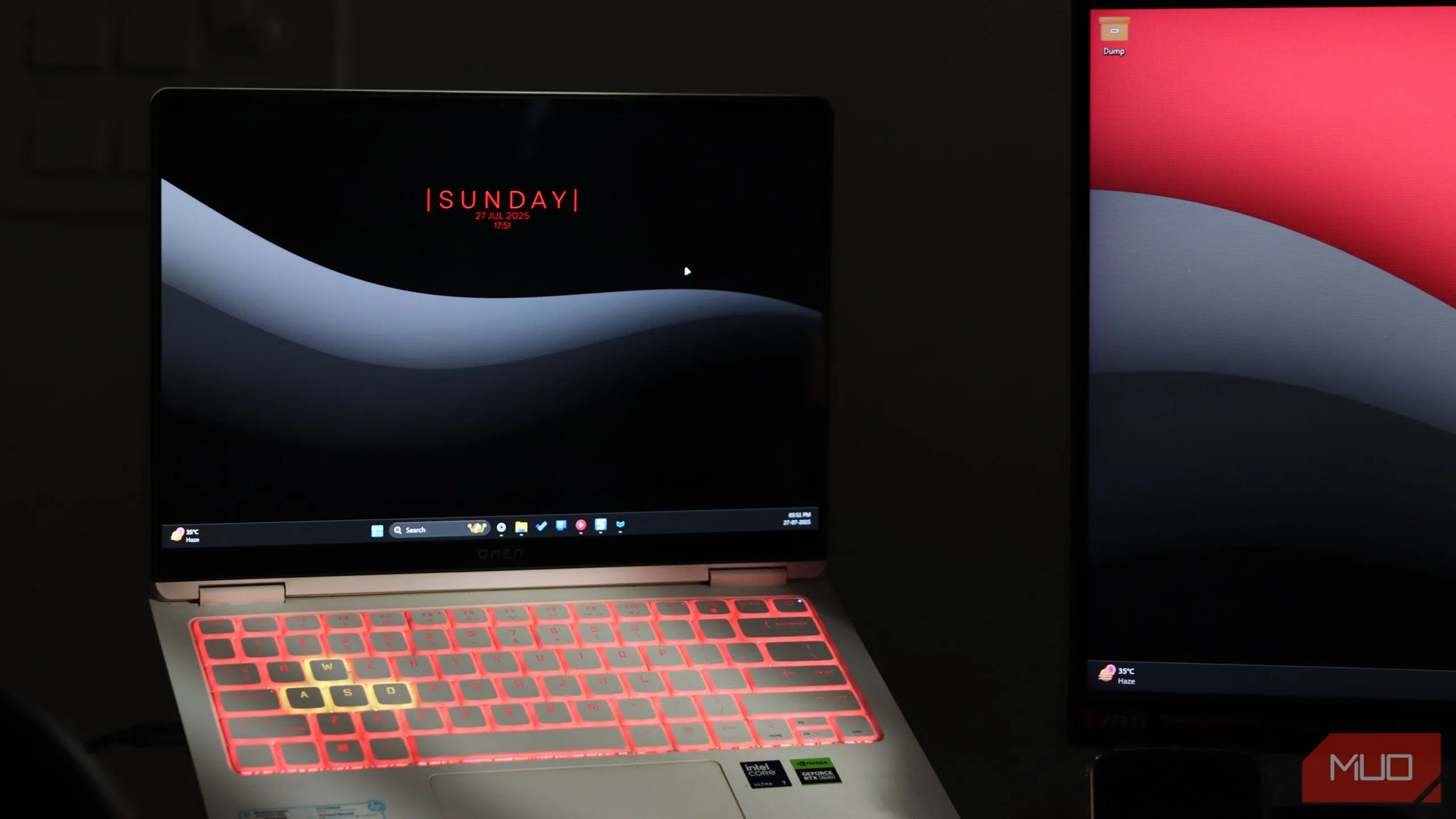 Laptop HP Omen Transcend 14 với màn hình OLED hiển thị đồ họa