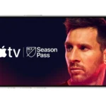 Logo Apple TV và MLS Season Pass hiển thị trên màn hình iPhone, minh họa gói MLS Season Pass miễn phí cho thuê bao T-Mobile.