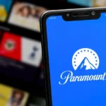 Logo Paramount+ trên màn hình điện thoại thông minh, biểu tượng của dịch vụ streaming giải trí