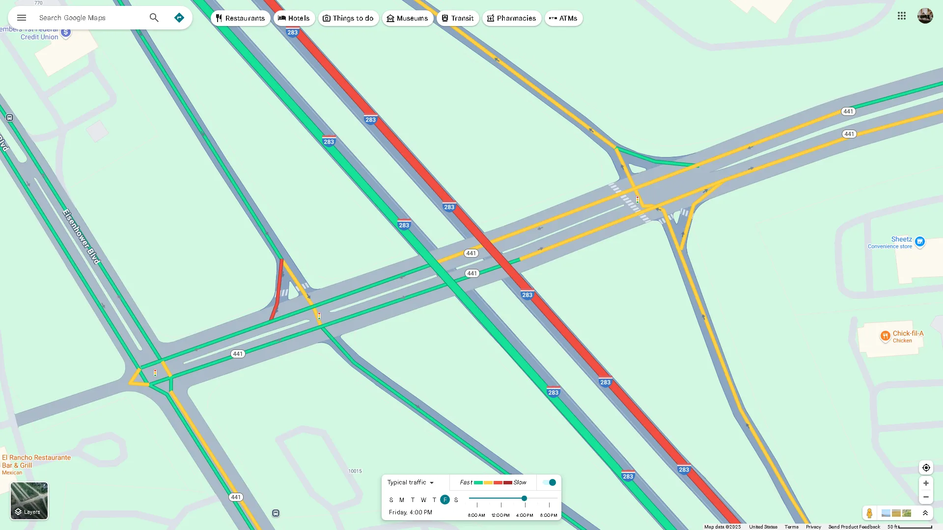Lớp thông tin giao thông được bật trên Google Maps, hiển thị các tuyến đường với màu sắc thể hiện mật độ xe