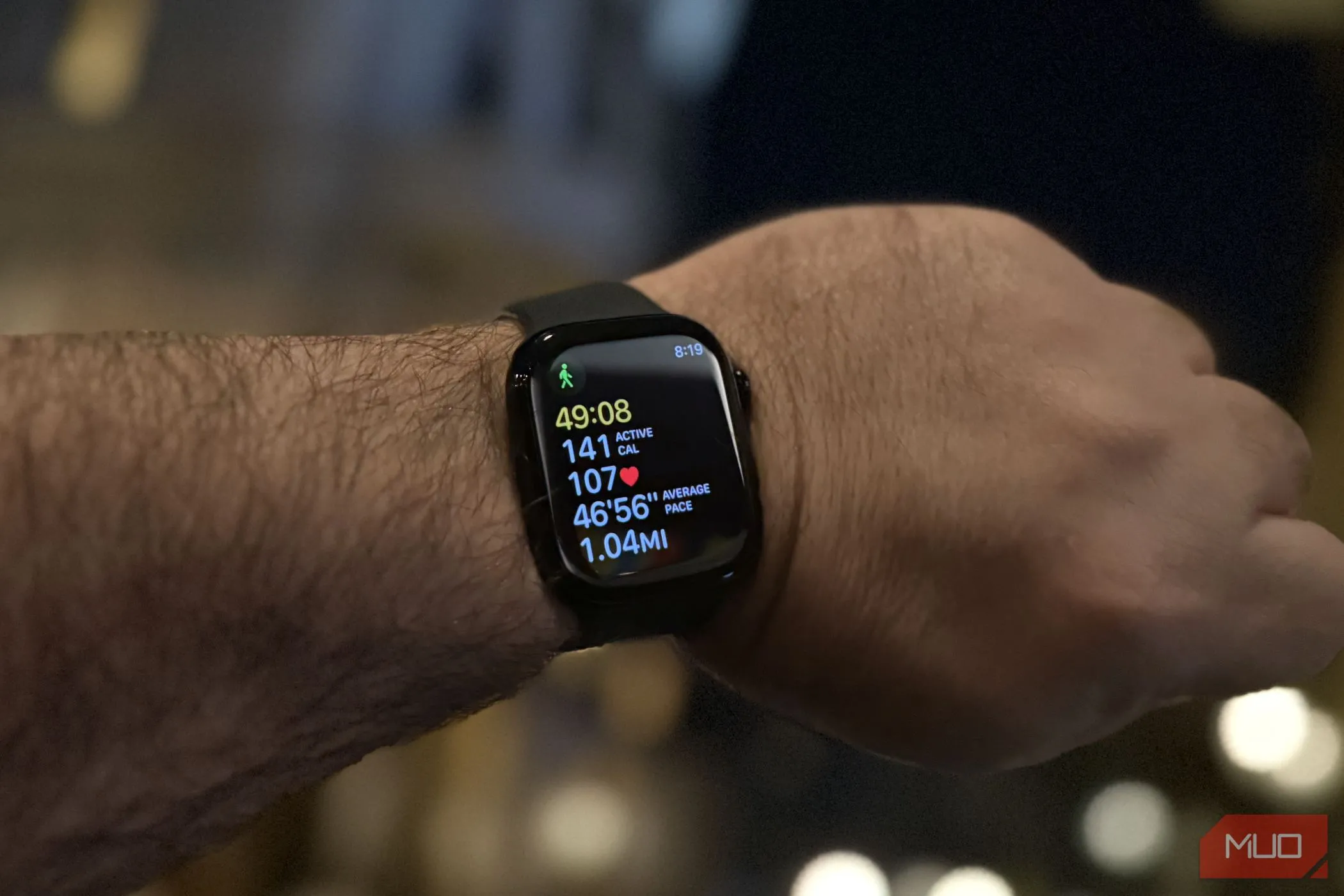 Màn hình Apple Watch Series 10 hiển thị dữ liệu tập luyện trong ứng dụng sức khỏe