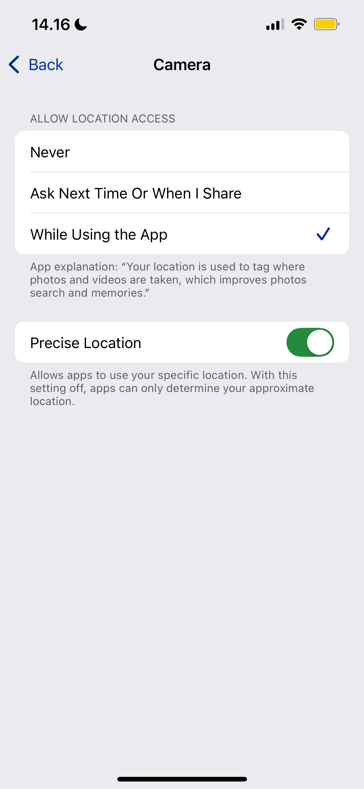 Màn hình bản đồ hiển thị vị trí ảnh được chụp trên iPhone